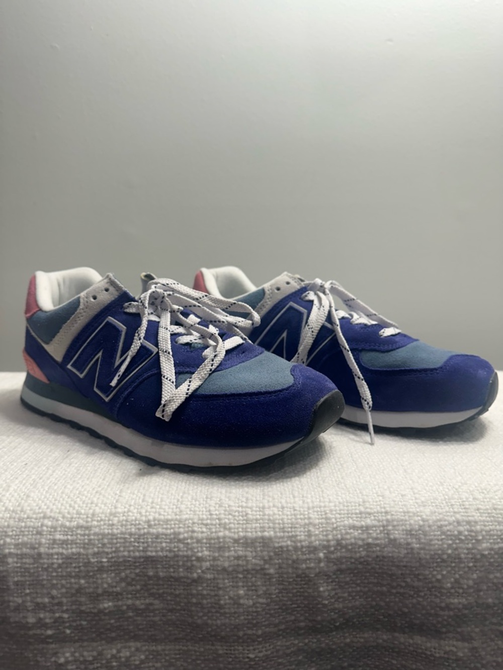 New Balance 574 Blue Pink Suede Sneakers | Women’s 10 / Men’s 8.5